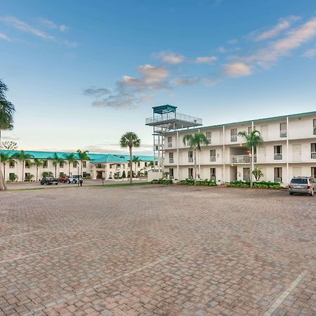 Days Inn & Suites By Wyndham Lake Okeechobee Buitenkant foto