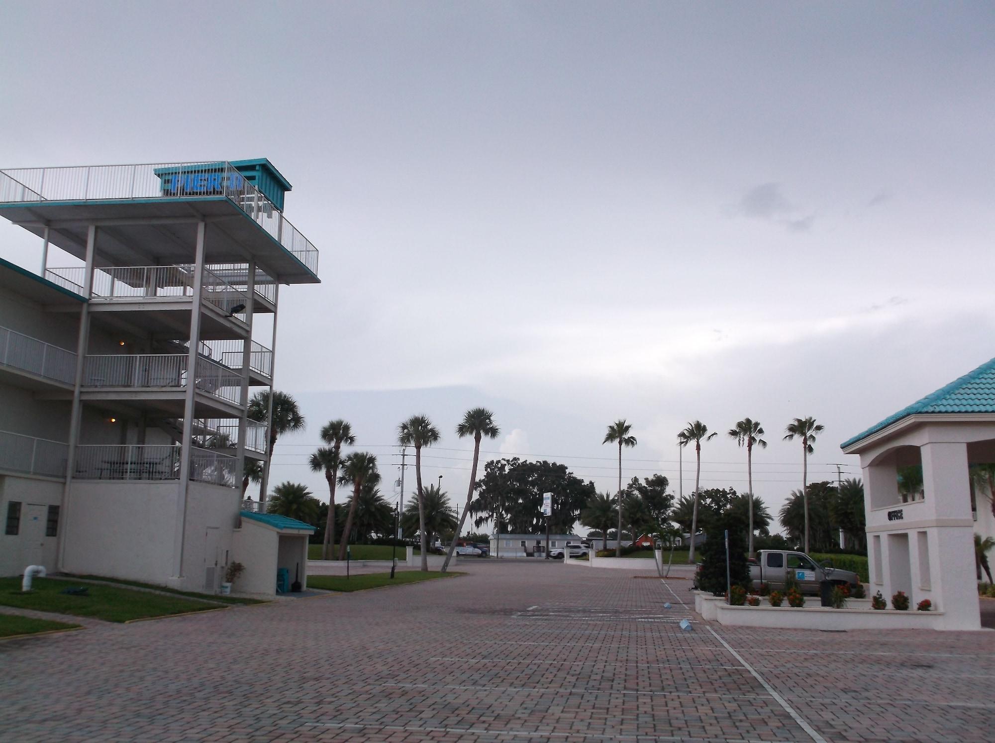 Days Inn & Suites By Wyndham Lake Okeechobee Buitenkant foto