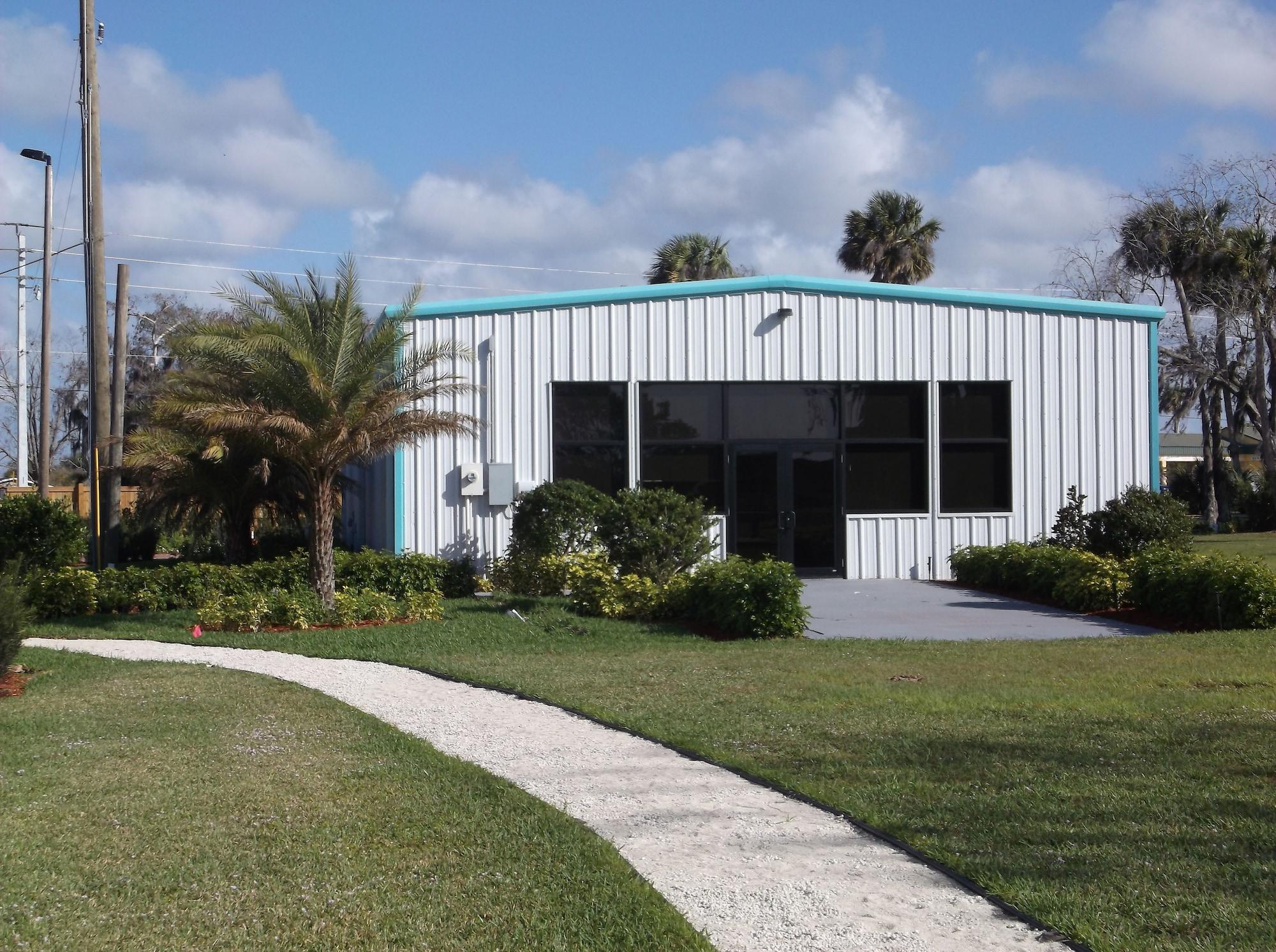 Days Inn & Suites By Wyndham Lake Okeechobee Buitenkant foto