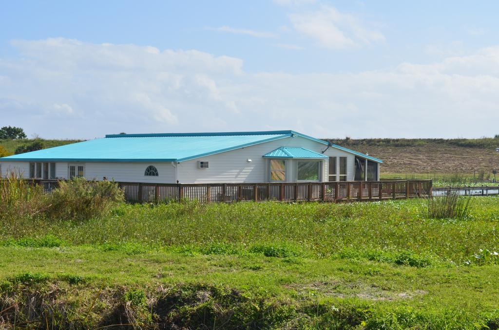 Days Inn & Suites By Wyndham Lake Okeechobee Buitenkant foto