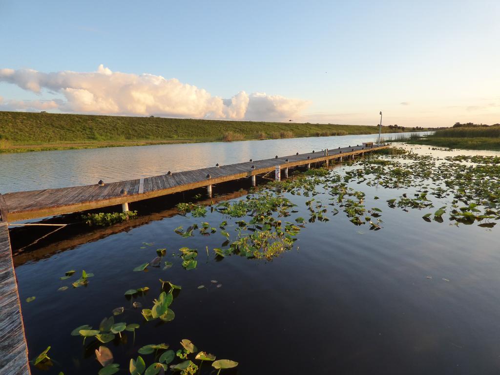 Days Inn & Suites By Wyndham Lake Okeechobee Buitenkant foto