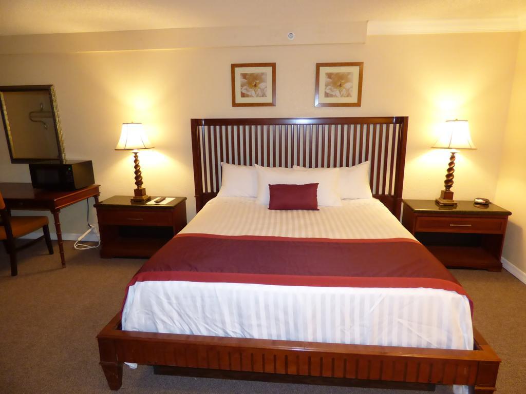 Days Inn & Suites By Wyndham Lake Okeechobee Buitenkant foto