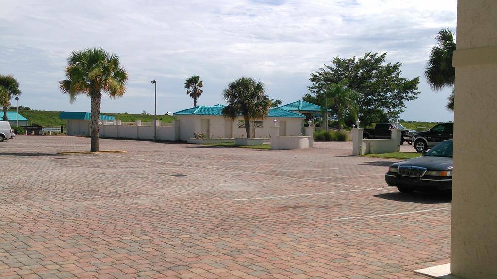 Days Inn & Suites By Wyndham Lake Okeechobee Buitenkant foto