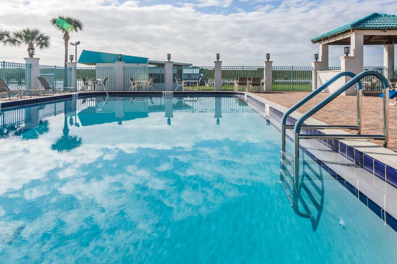 Days Inn & Suites By Wyndham Lake Okeechobee Buitenkant foto